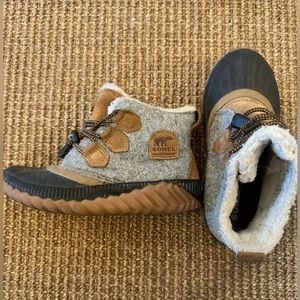 Sorel Youth Out N about boots shearling US 1